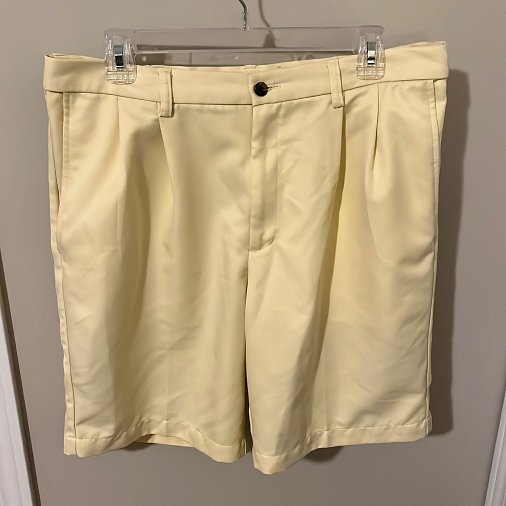 Men’s Haggar Shorts - Waist 33